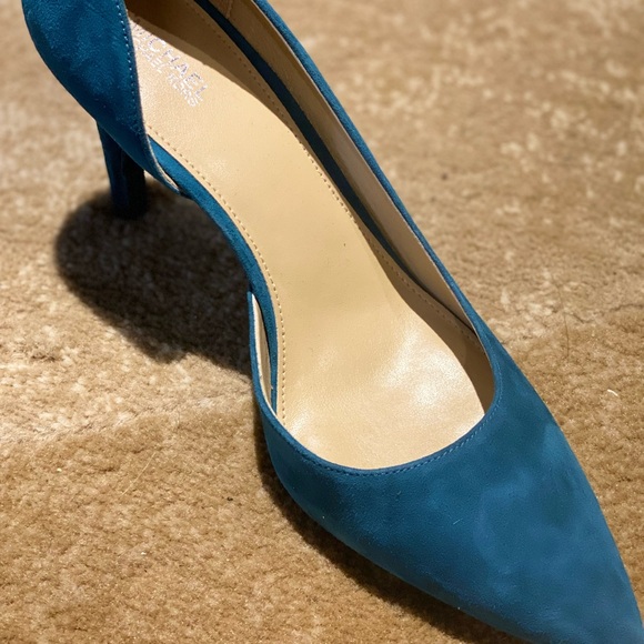 Michael Kor’s NWT  Women Dorothy Flex D'Orsay Suede Pump, Luxe Teal (8.5 - Picture 5 of 14